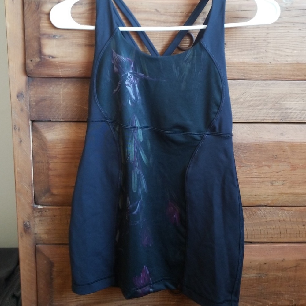 Lululemon tank